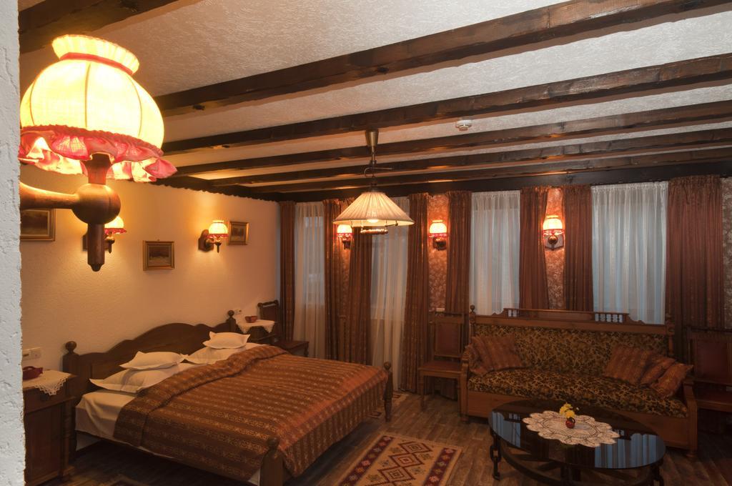 La Marele Moft Hotel Slanic Room photo