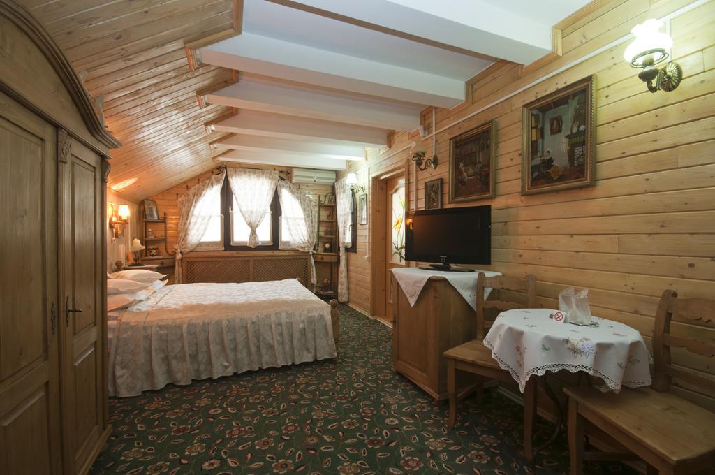 La Marele Moft Hotel Slanic Room photo
