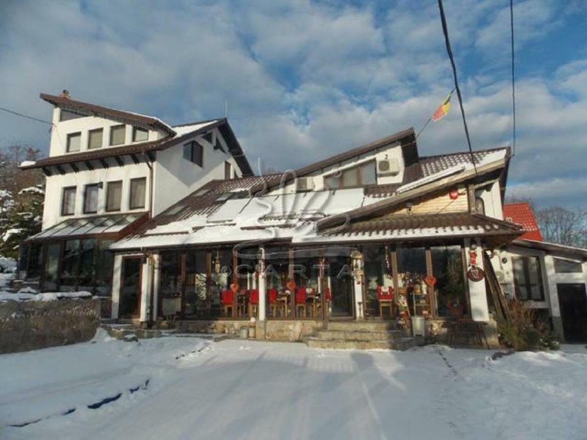 La Marele Moft Hotel Slanic Exterior photo